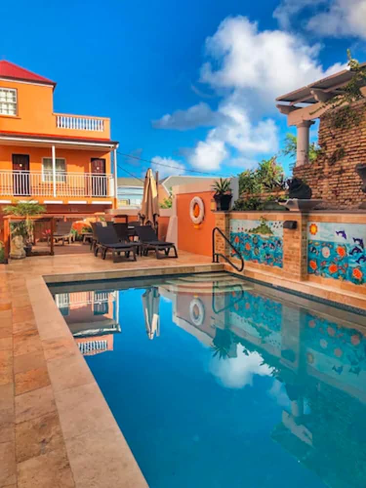 Фото Company House Hotel