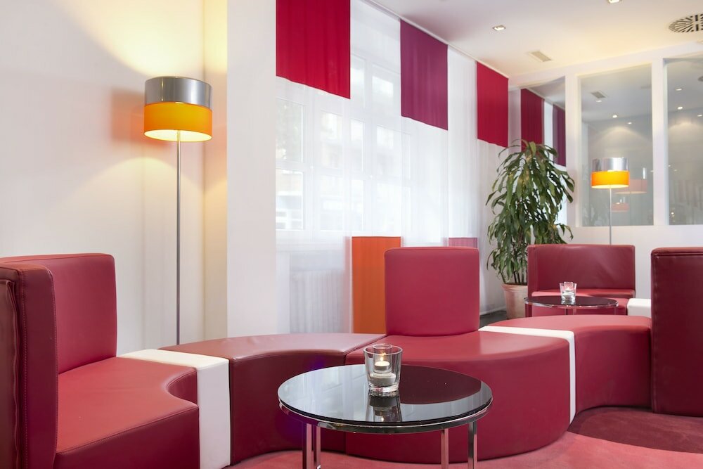 Фото Wyndham Garden Düsseldorf City Centre Königsallee