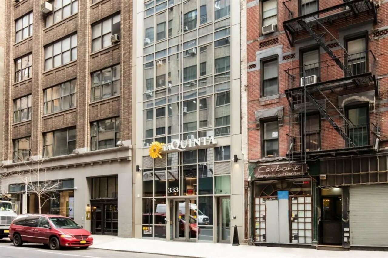 Фото La Quinta Inn & Suites by Wyndham Times Square South