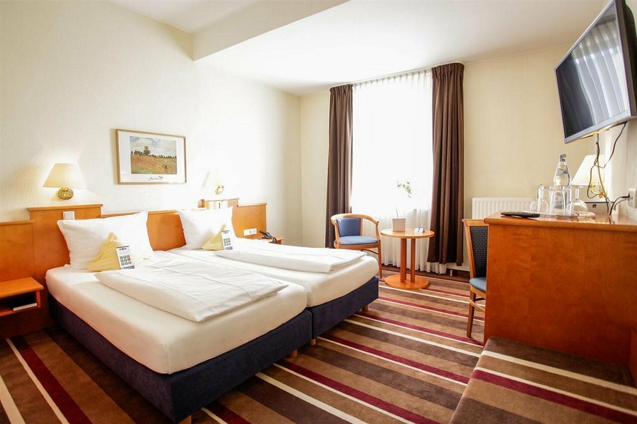 Фото  Sure Hotel by Best Western Ambassador Duesseldorf