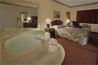 Фото Americas Best Value Inn Livonia Detroit