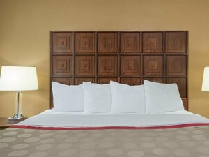 Гостиница Ramada by Wyndham Columbus North