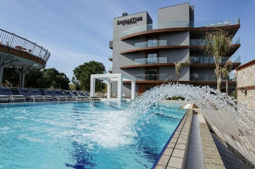 Гостиница DoubleTree by Hilton Hotel Kusadasi в Кушадасы