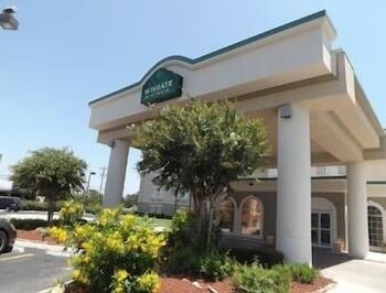 Фото Wingate by Wyndham San Marcos