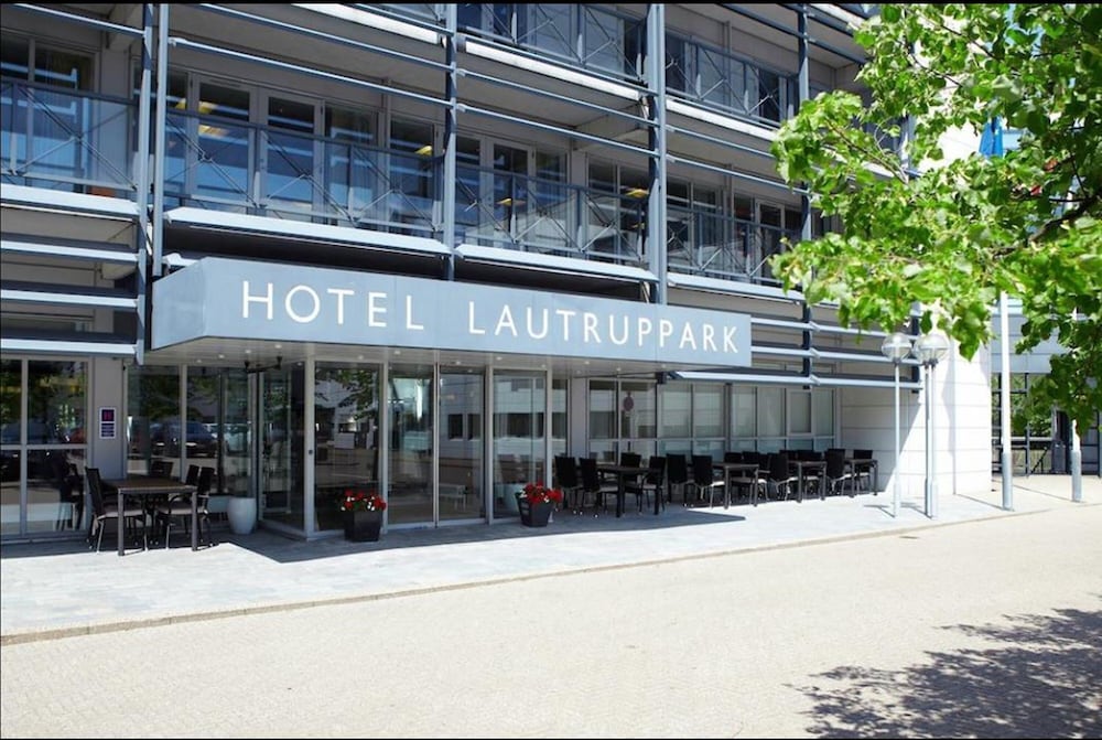 Фото отеля 1