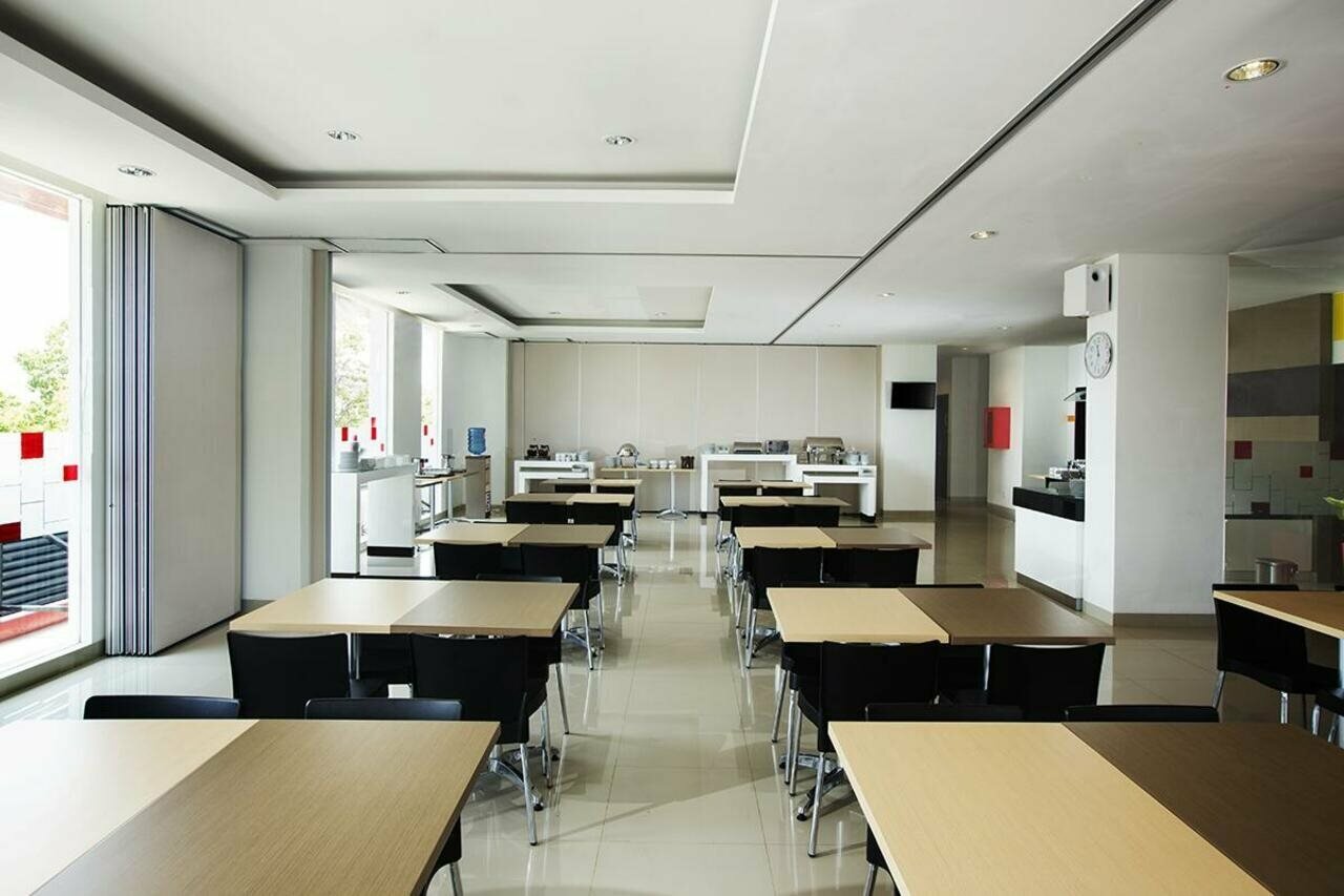 Фото Amaris Hotel Simpang Lima