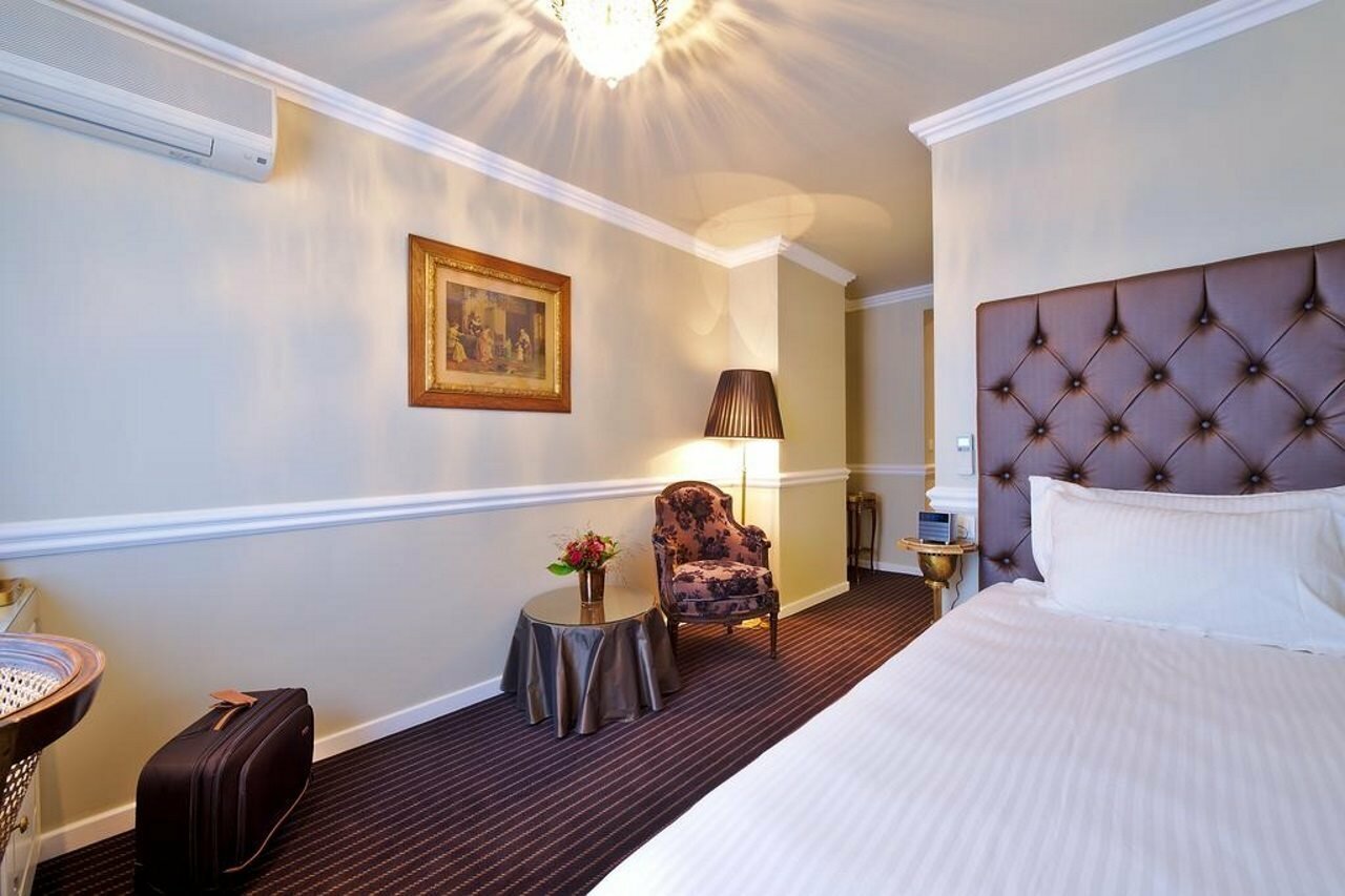 Фото Hotel Manos Premier