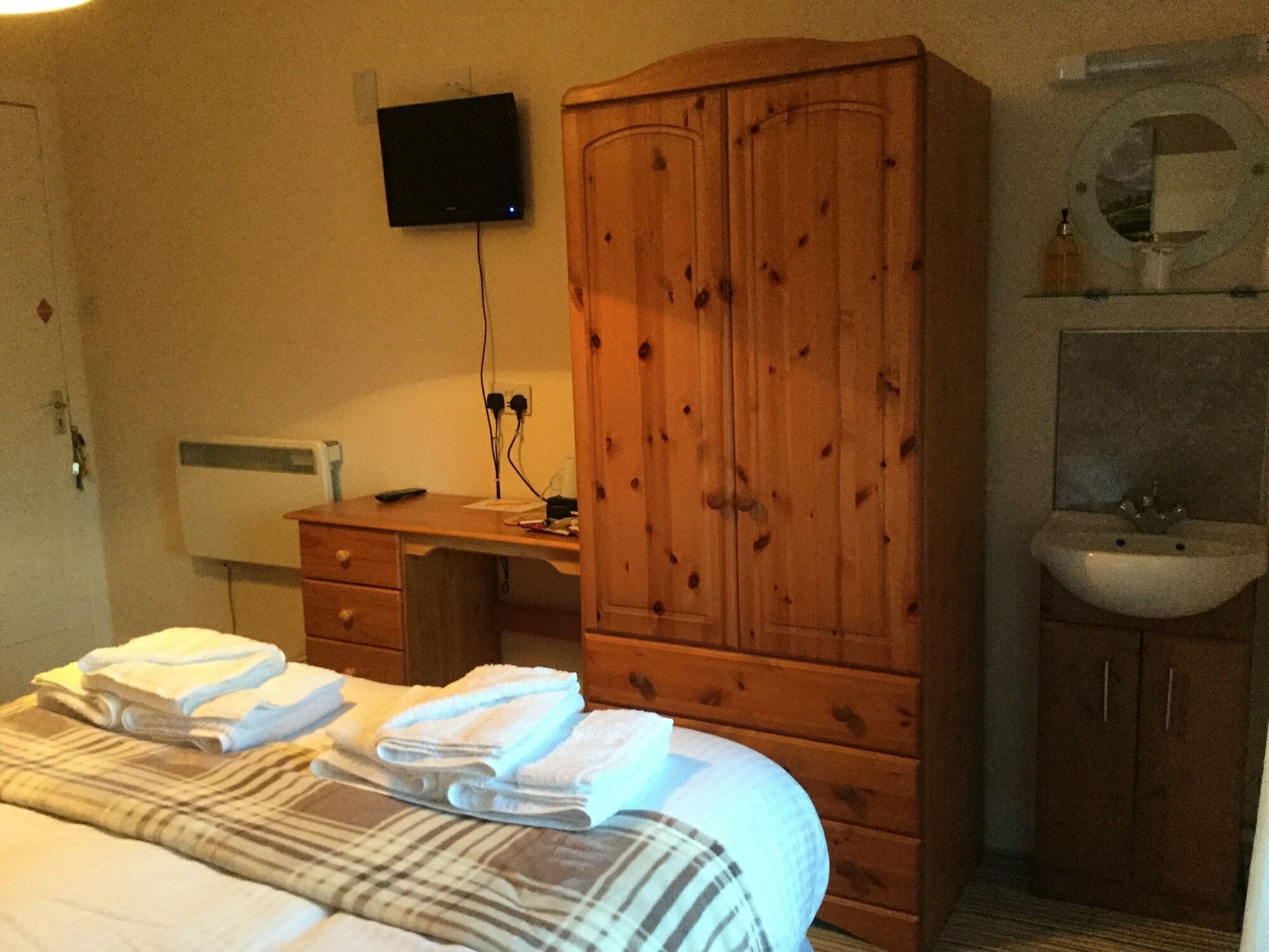 Фото Oyo Inverour Guest House