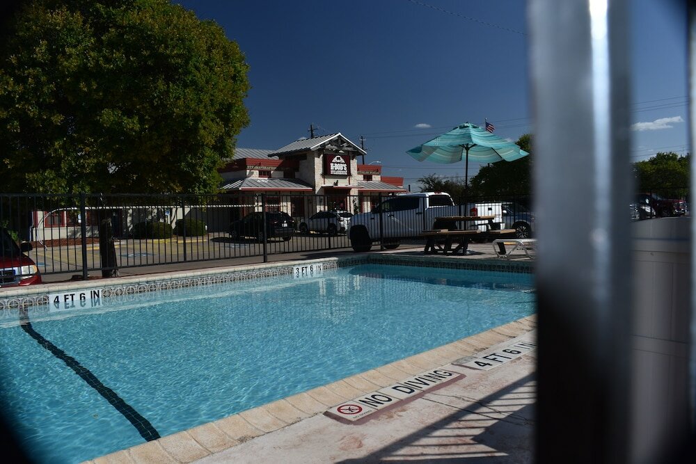 Фото Super 8 by Wyndham Fredericksburg