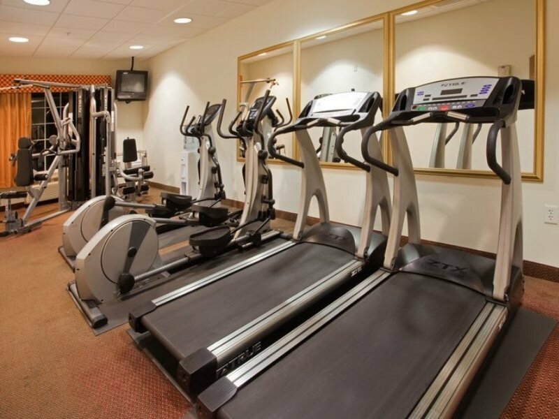 Фото Country Inn & Suites by Radisson, Tampa Rj Stadium