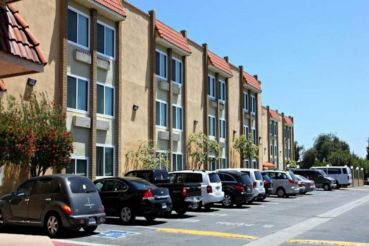 Фото Best Western Plus South Bay Hotel