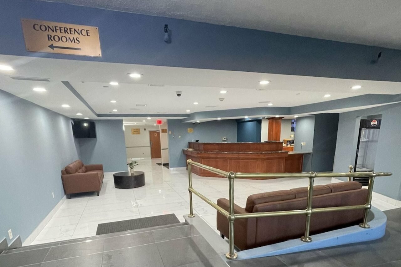 Фото Best Western Rutgers University Hotel