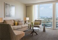 Фото Renaissance Meadowlands Hotel