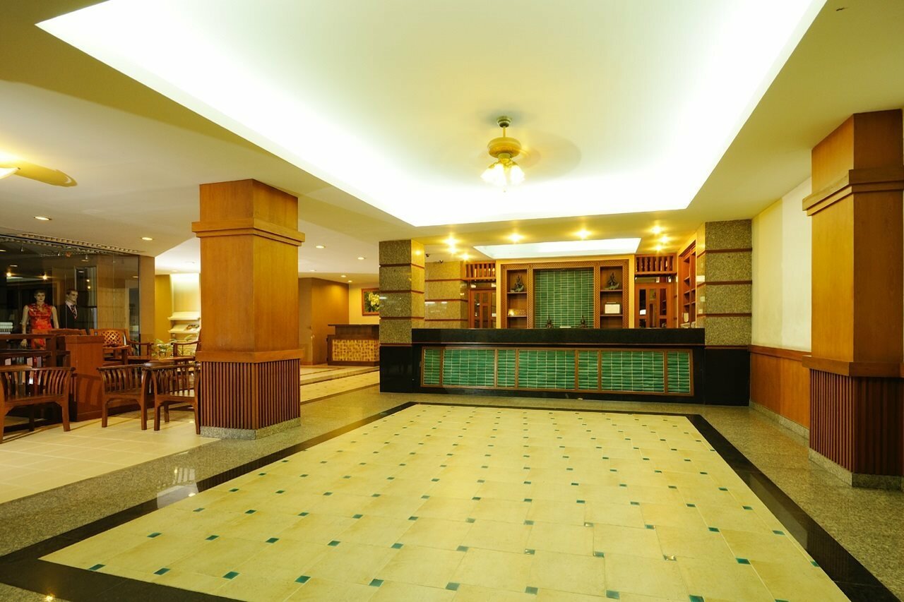 Фото Rambuttri Village Inn & Plaza