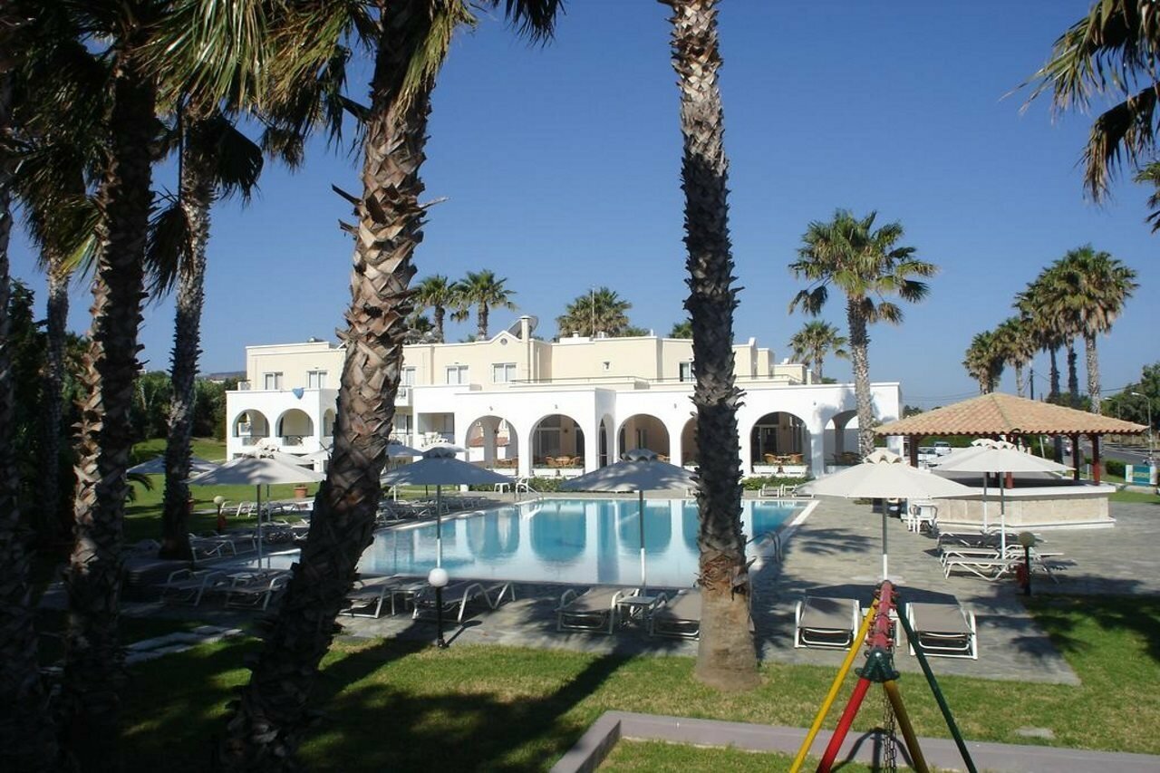 Фото Andromeda Hotel Apartments