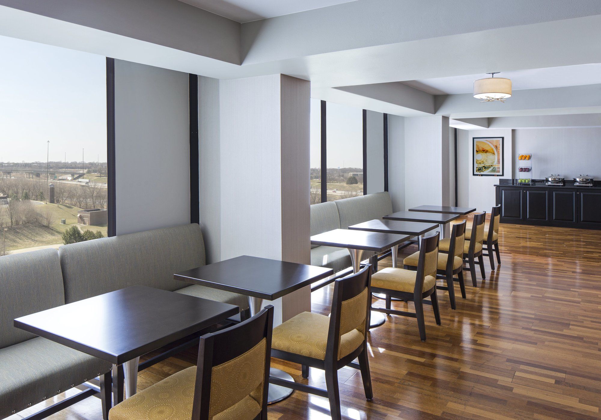 Фото Sheraton West Des Moines Hotel