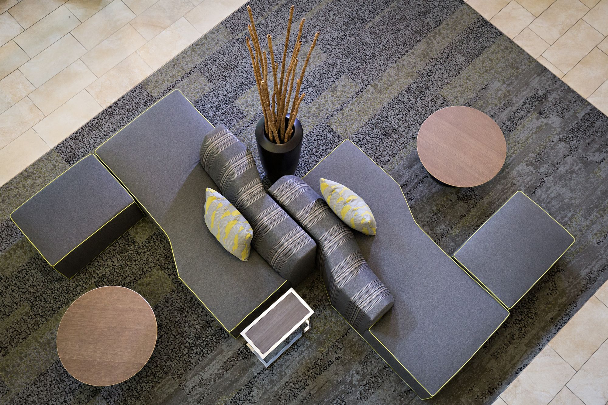 Фото Courtyard by Marriott Downtown Grand Rapids