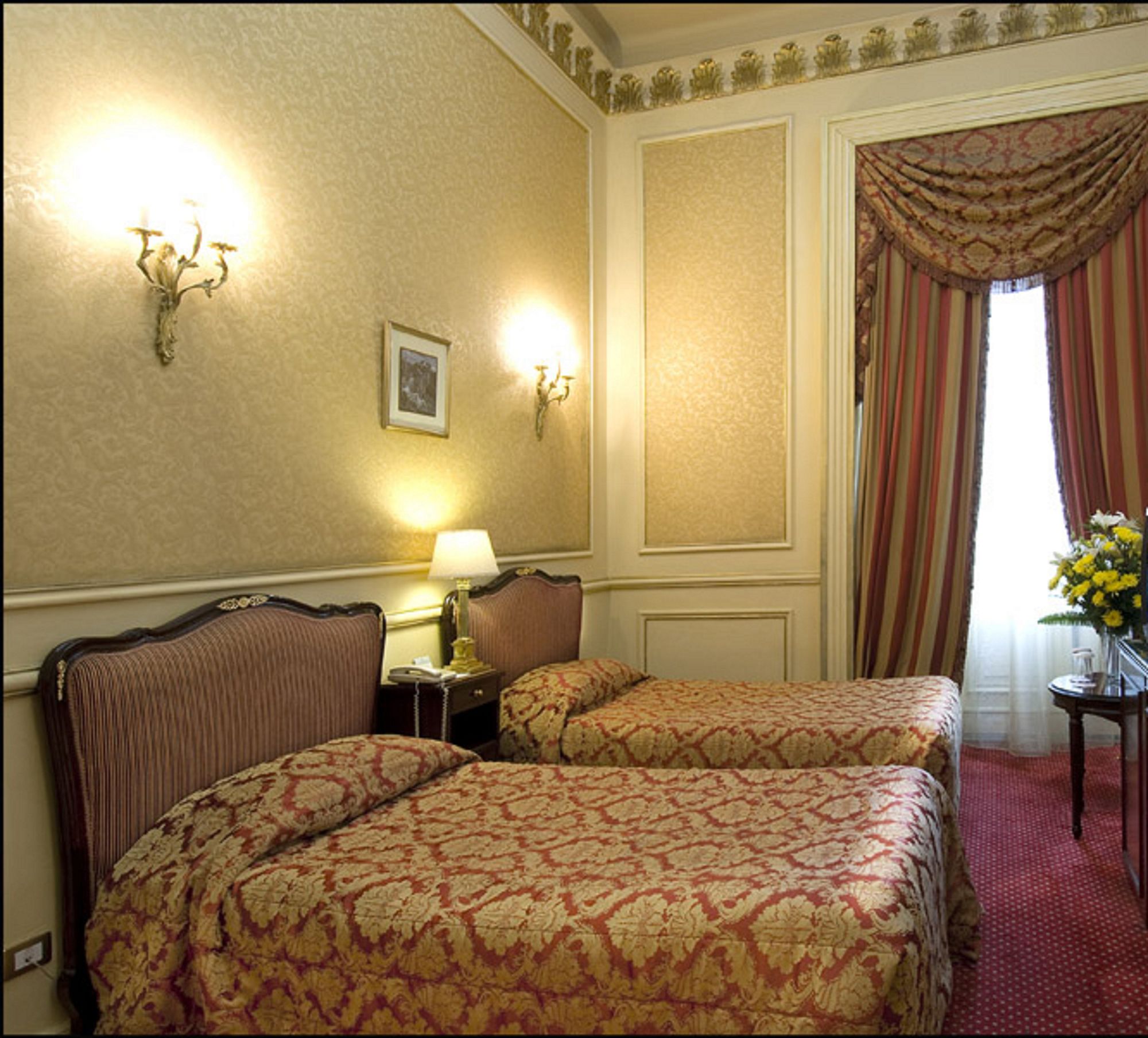 Фото Paradise Inn Le Metropole Hotel