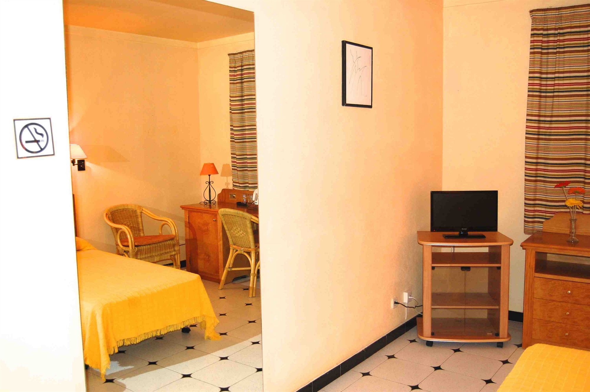 Фото Hostal Ca'n Tiu