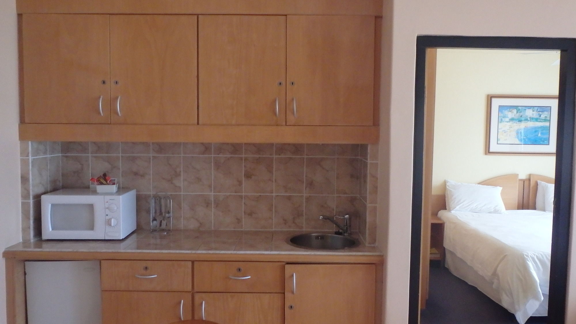 Фото Ocean Breeze Hotel