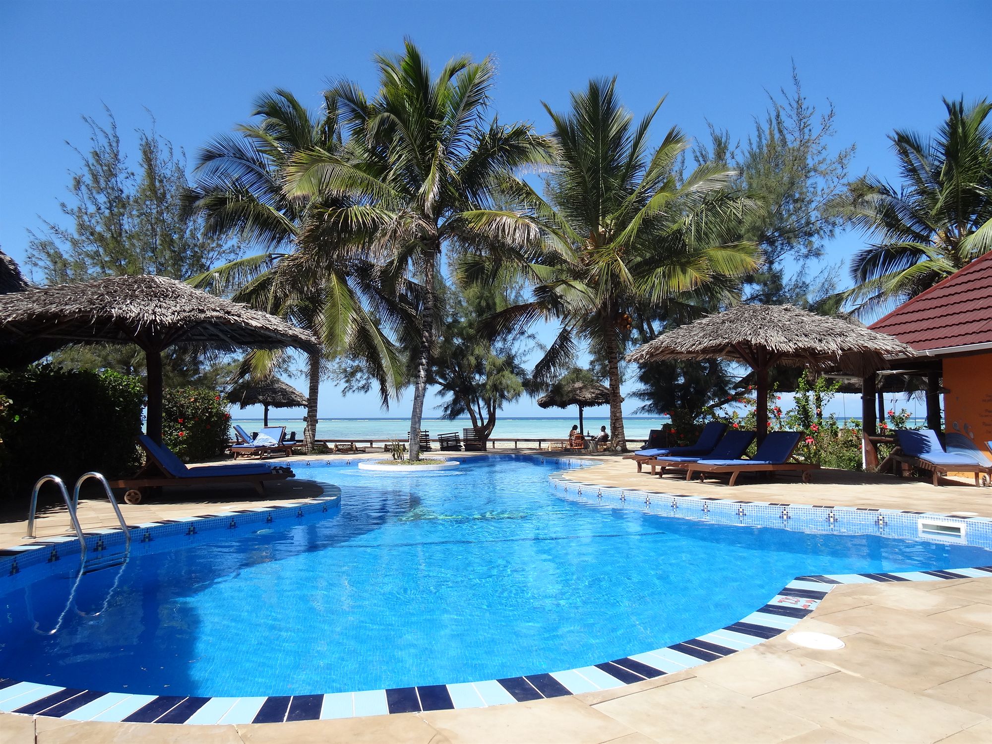 Фото Mnarani Beach Cottages