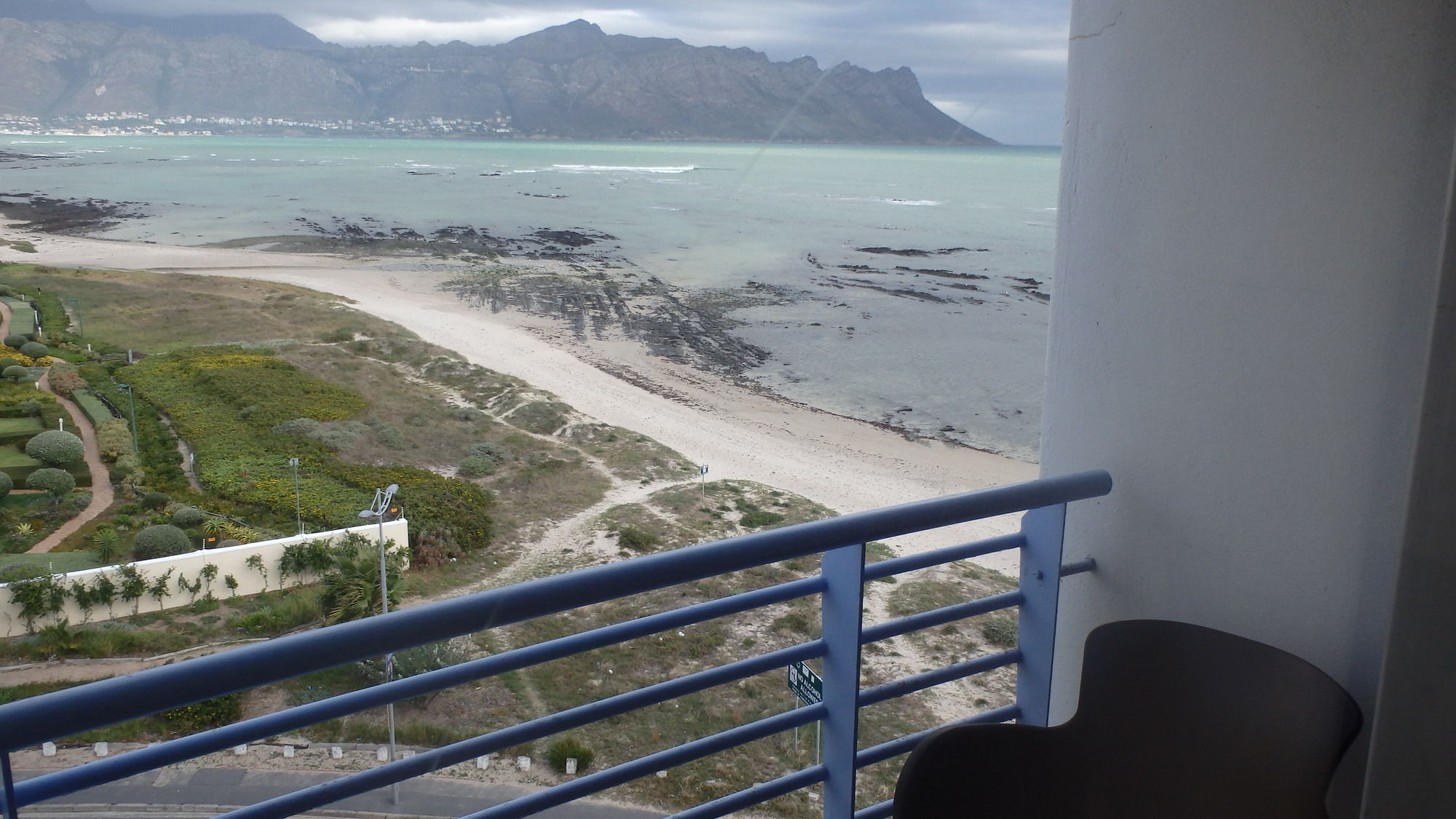 Фото Ocean Breeze Hotel