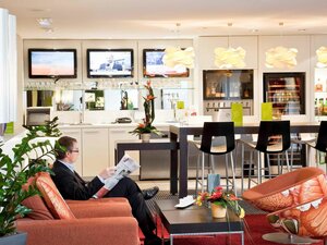 Гостиница Mercure Pau Palais Sports