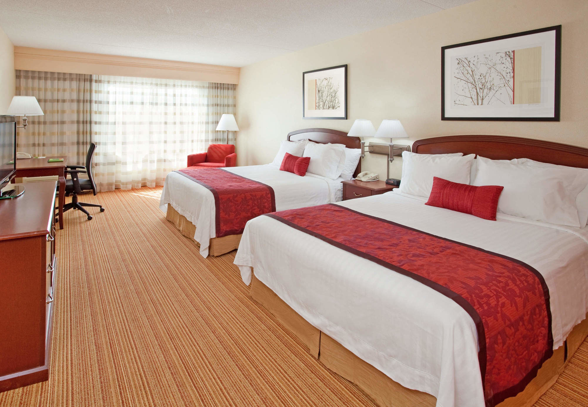 Фото Courtyard by Marriott Toronto Vaughan