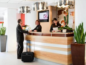 Гостиница Mercure Pau Palais Sports