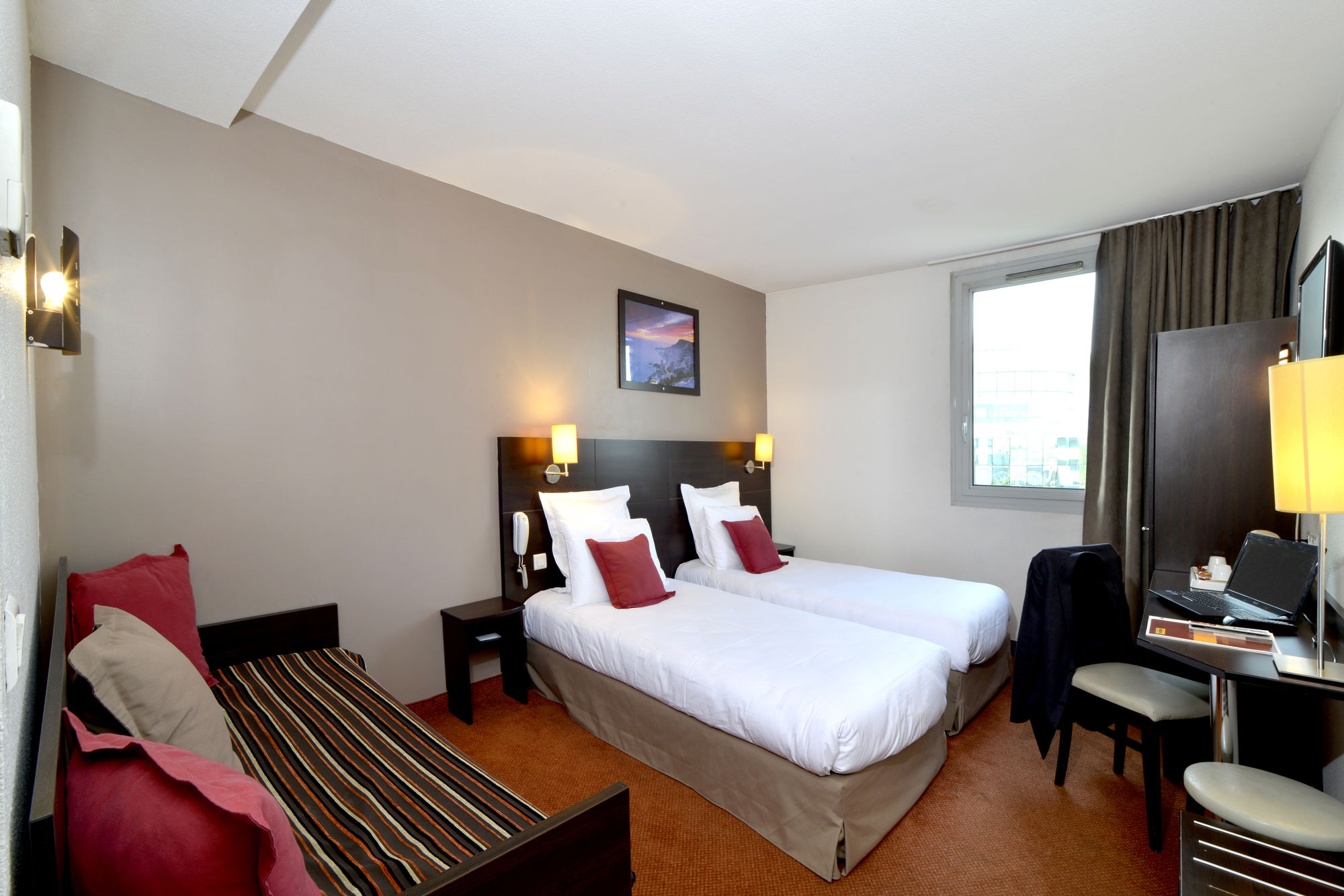 Фото Ibis styles Paris Gennevilliers