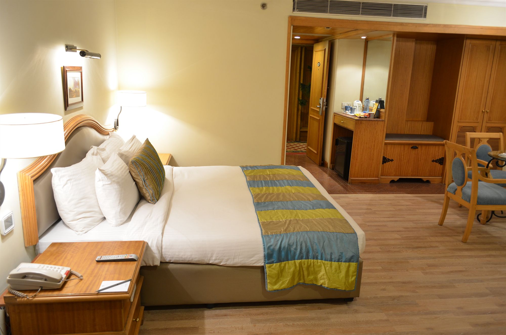 Фото The Maya Hotel