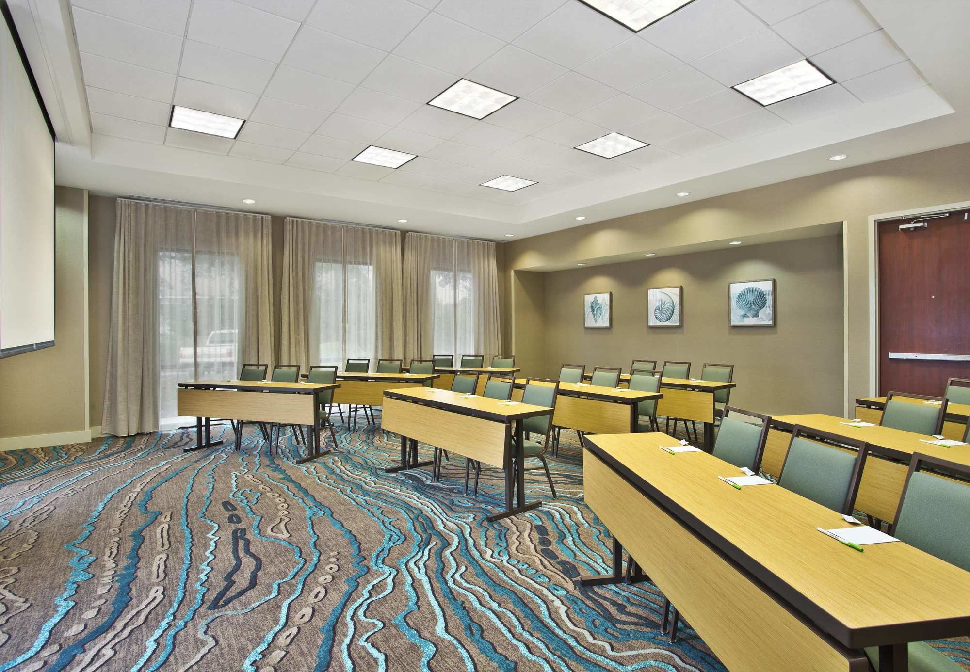 Фото Courtyard by Marriott Gulfport Beachfront
