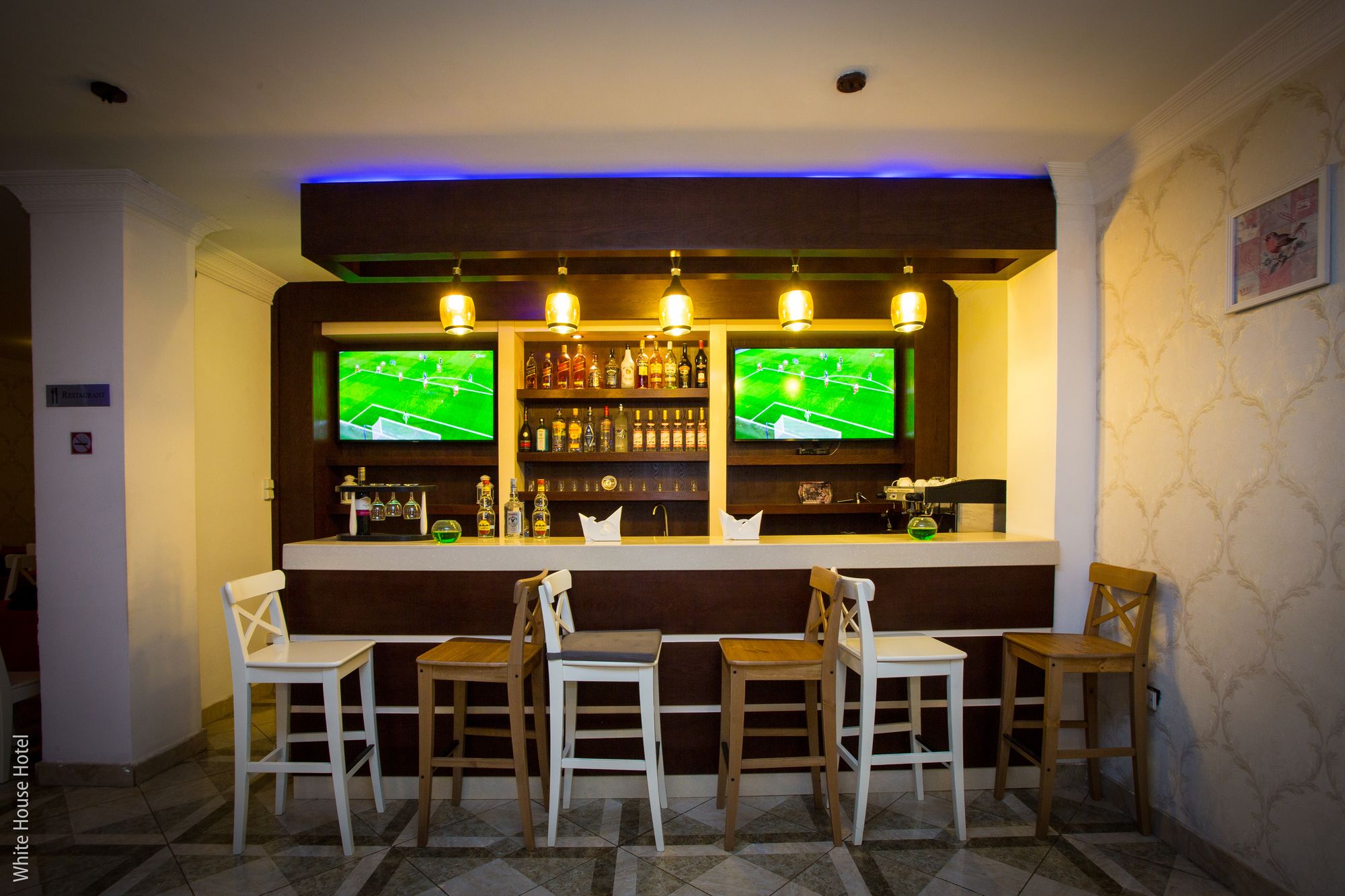 Фото White House Addis Hotel