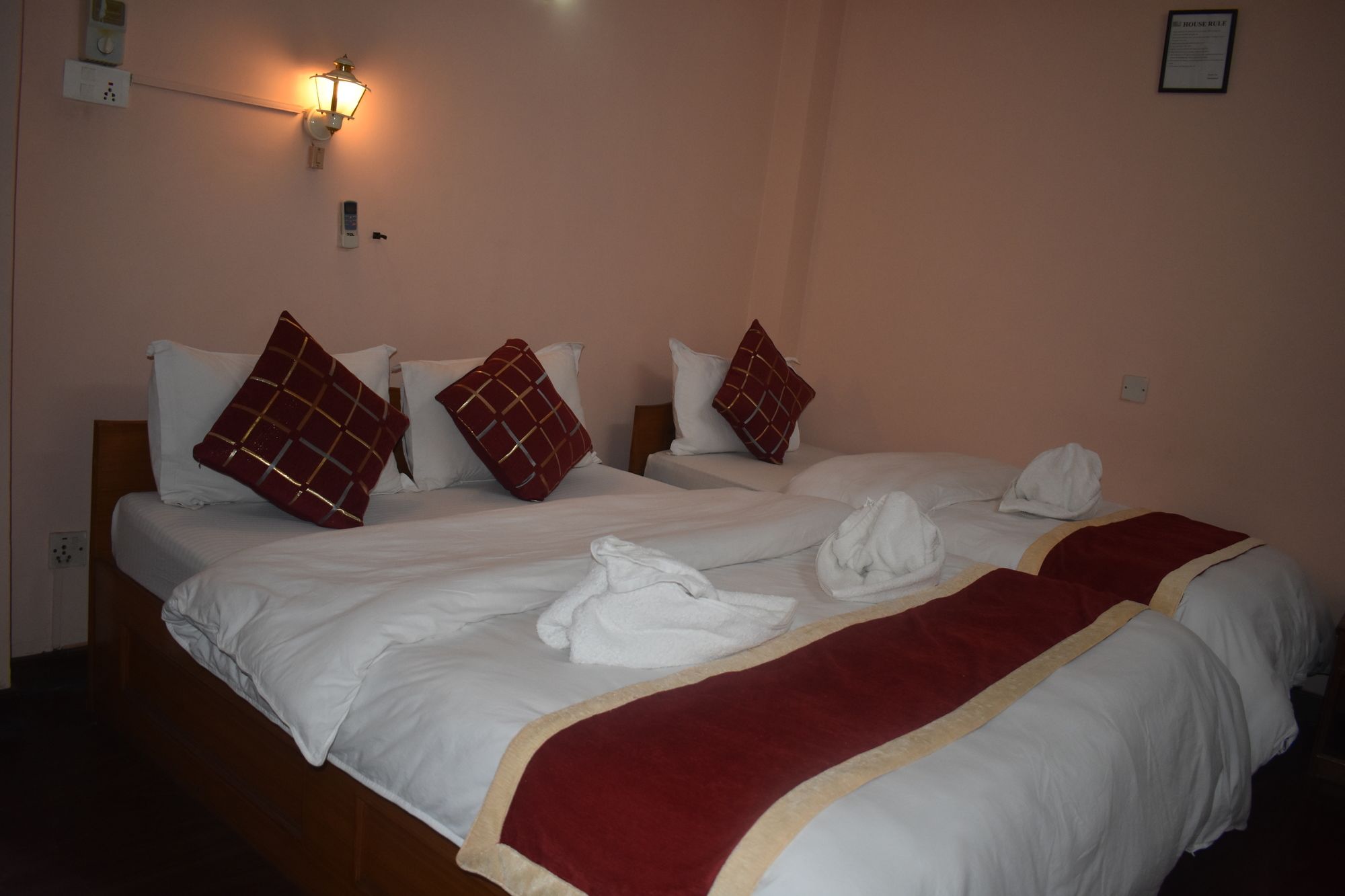 Фото Festoon Hotel