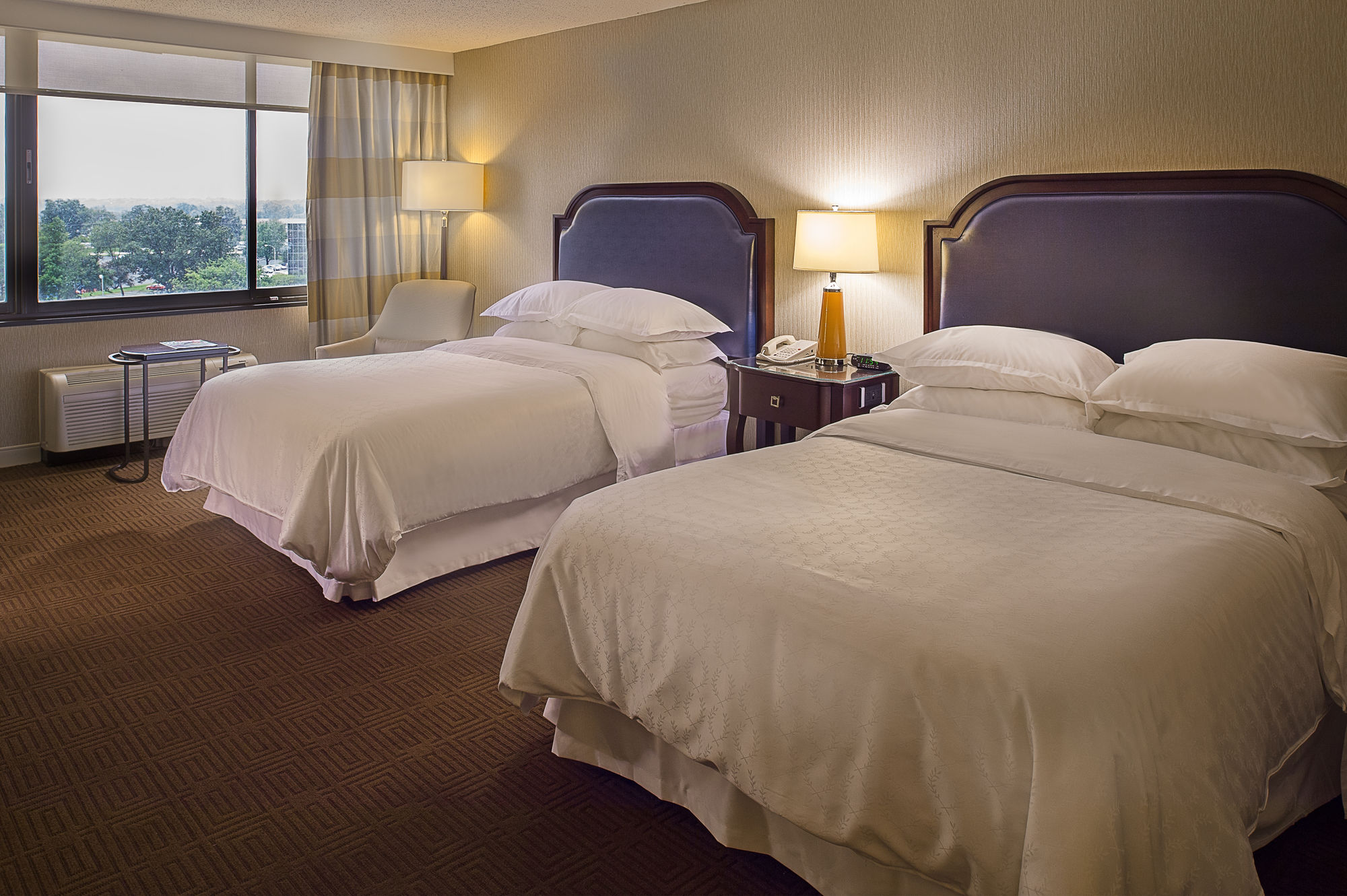 Фото Sheraton Westport Plaza Hotel St. Louis