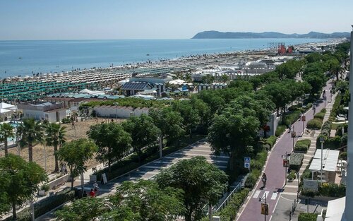 Гостиница Hotel Lungomare в Риччоне