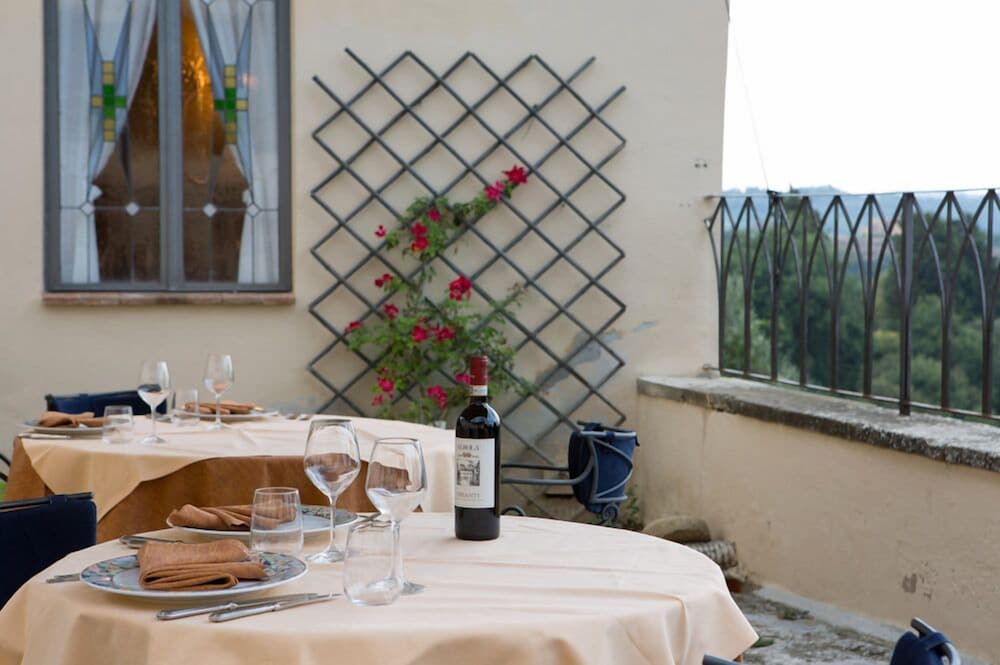 Фото Villa San Lucchese Hotel