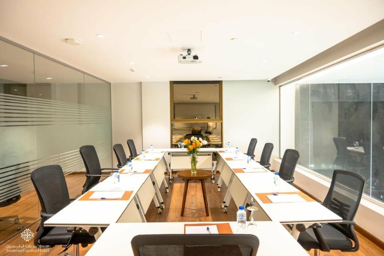 Фото Jasmine Garden Hotel