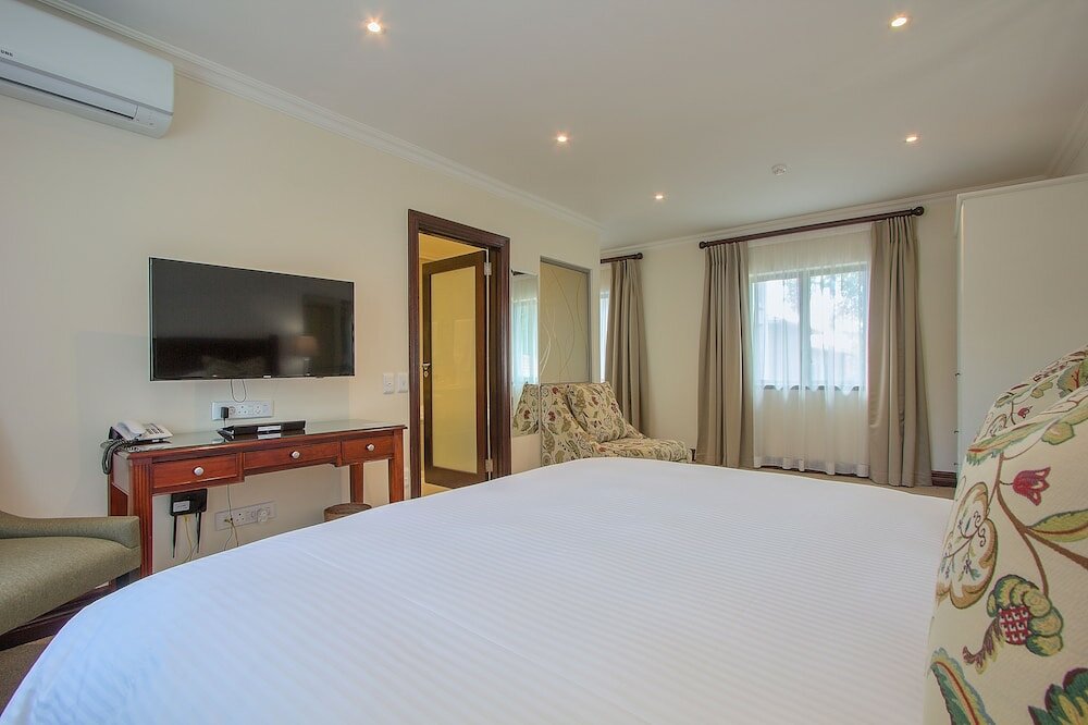 Фото The Syrene Boutique Hotel