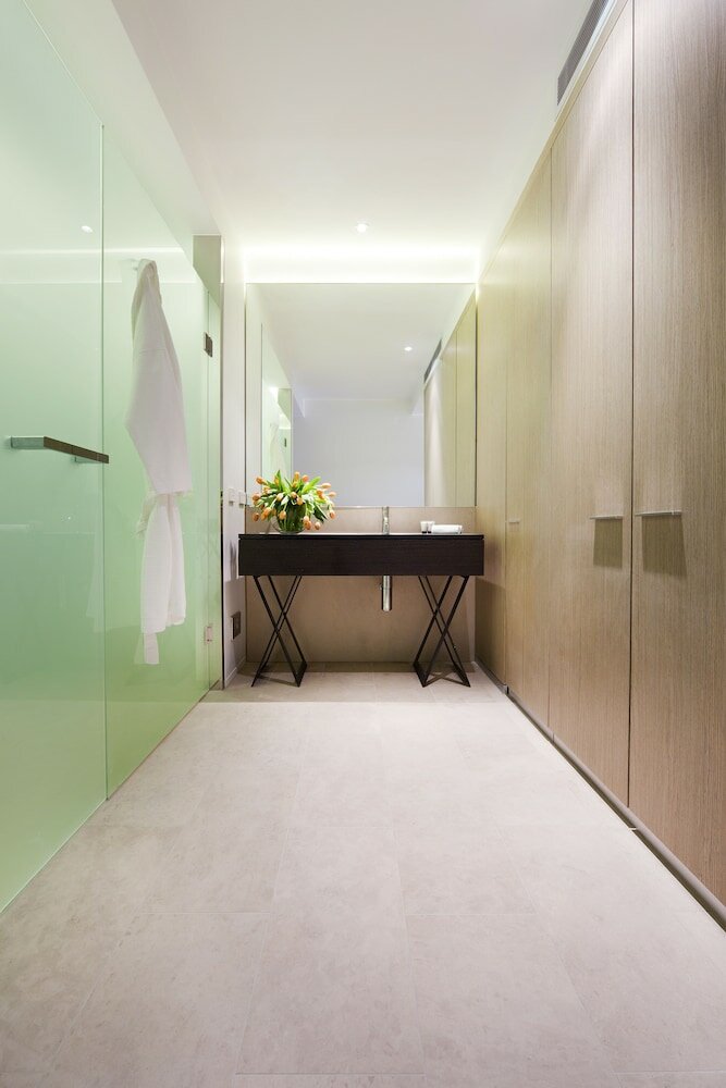 Фото Burbury Hotel & Apartments