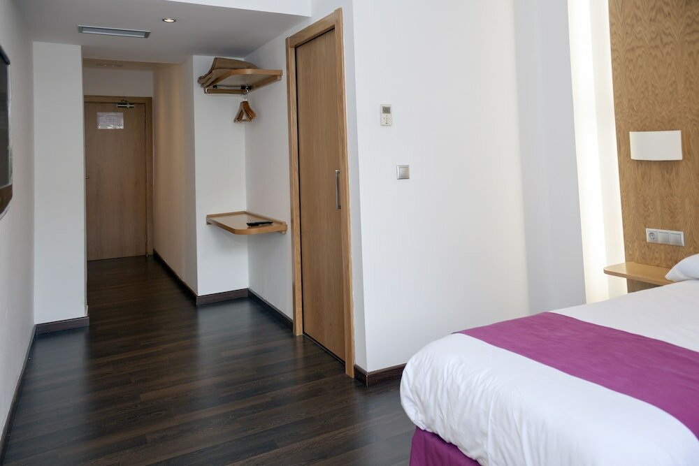 Фото Hotel Jatorrena