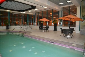 Гостиница Rosedale on Robson Suite Hotel