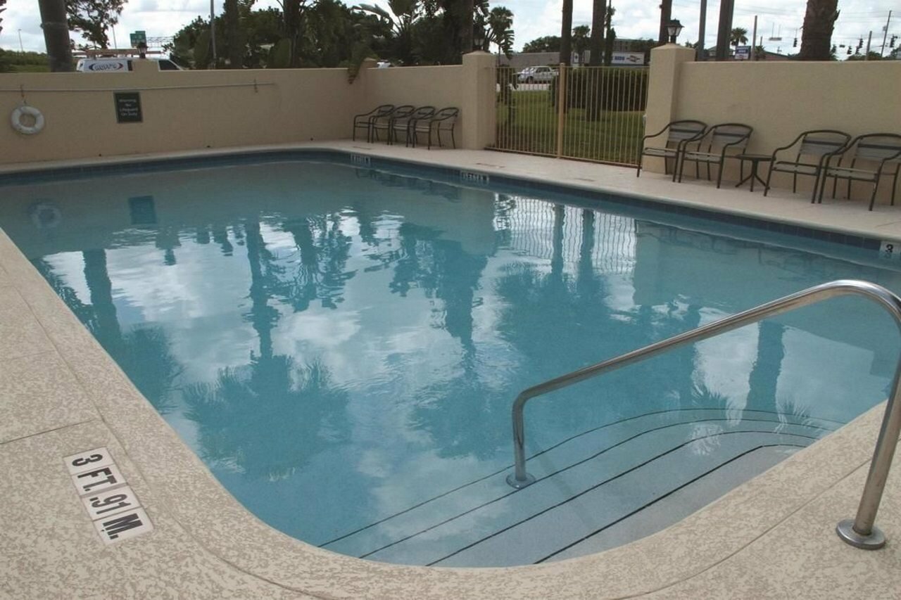 Фото La Quinta Inn & Suites by Wyndham Orlando South