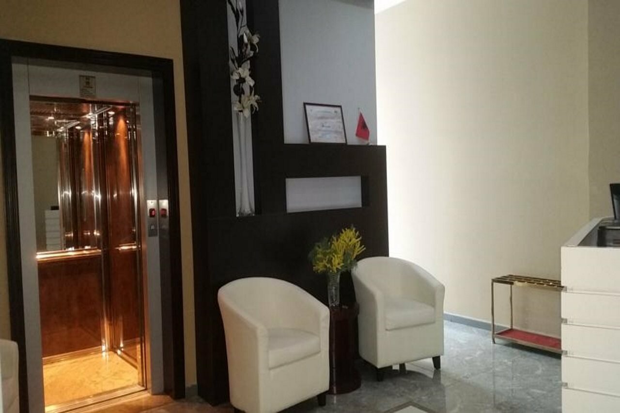 Фото Hotel Kompleksi Arifi