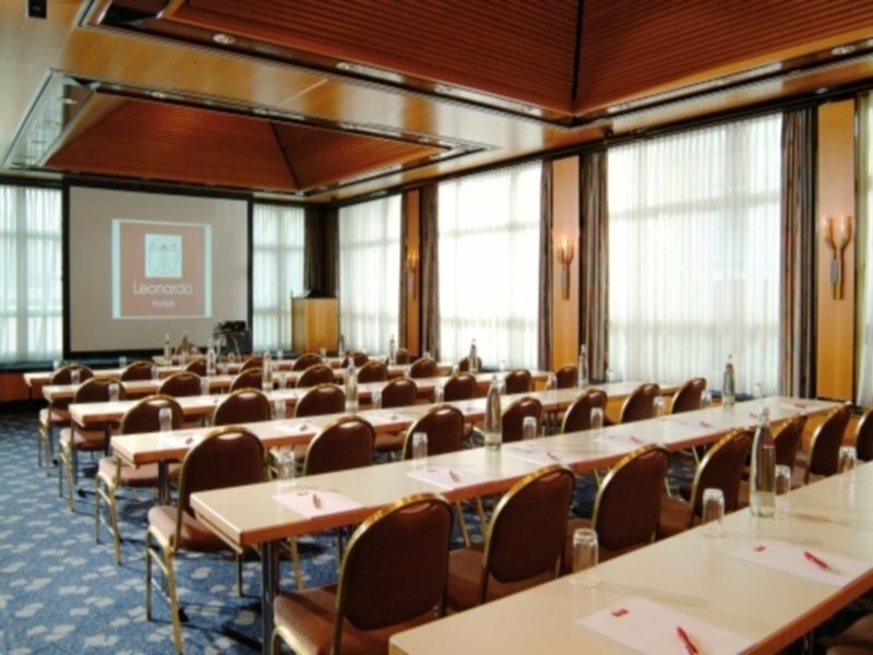 Фото Leonardo Hotel Köln