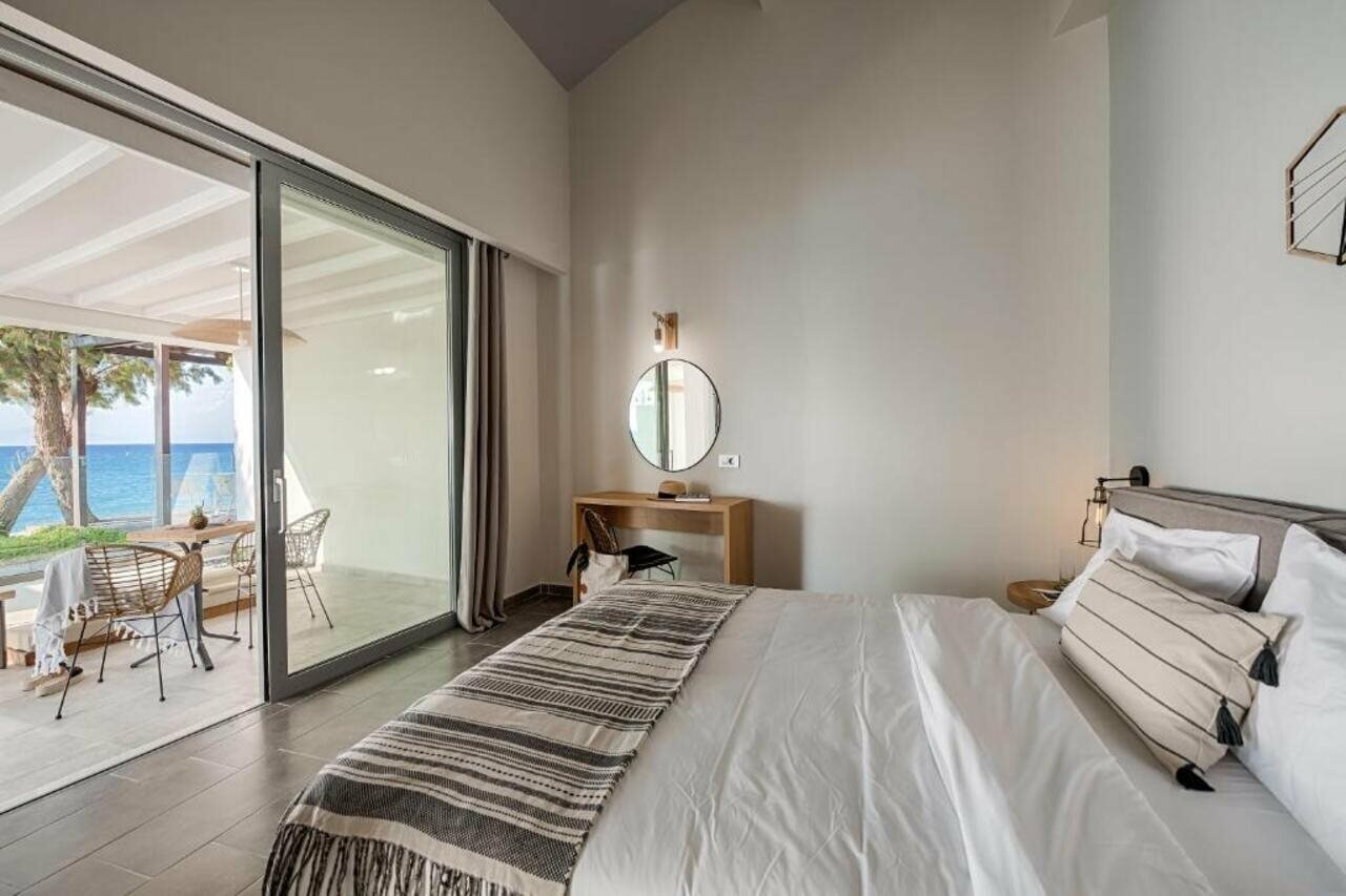 Фото Villa Di Mare Seaside Suites