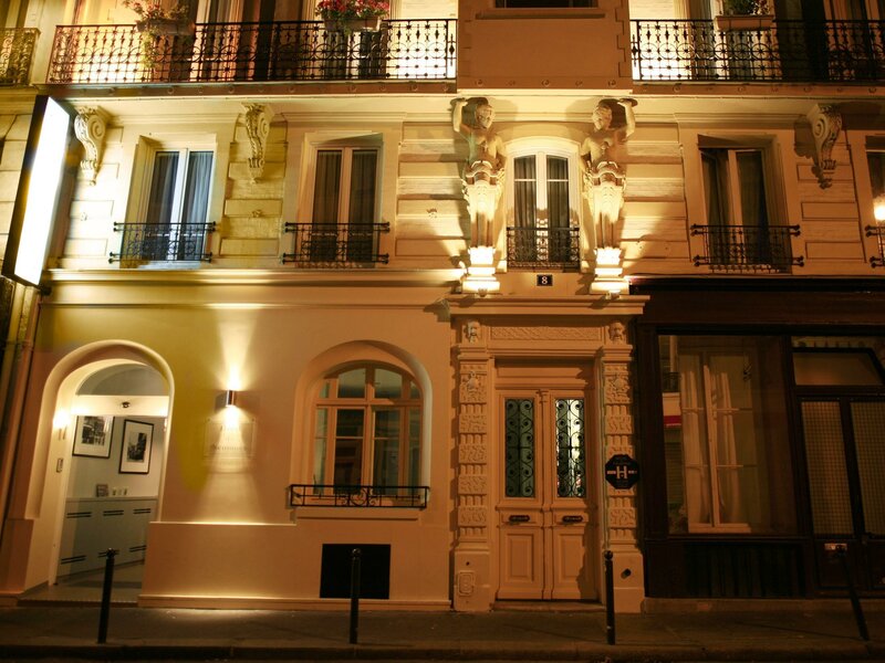 Гостиница Hôtel De Nemours в Париже