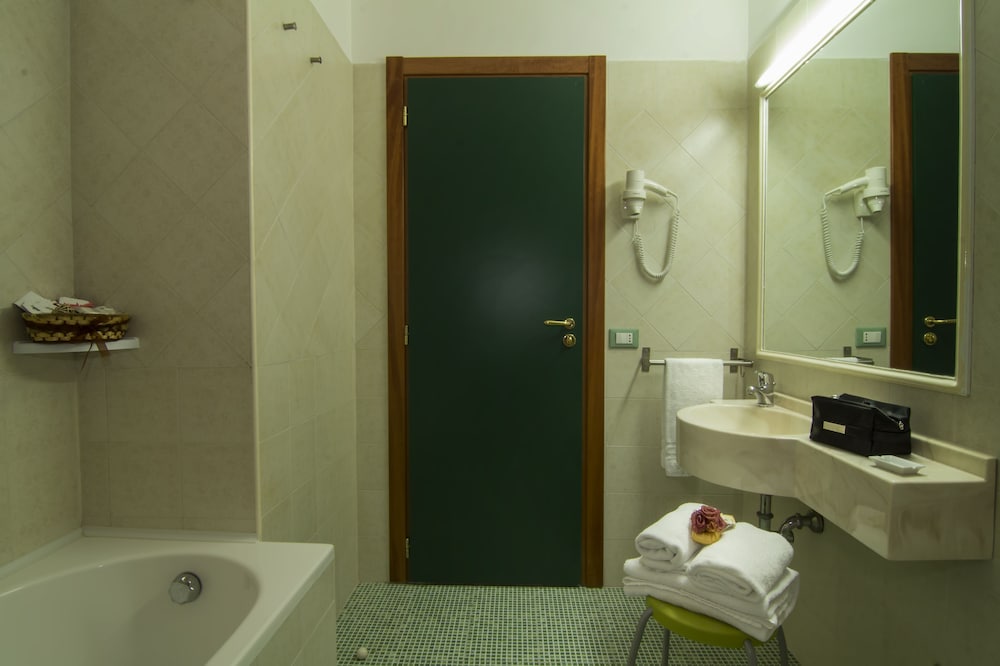 Фото Hotel degli Amici