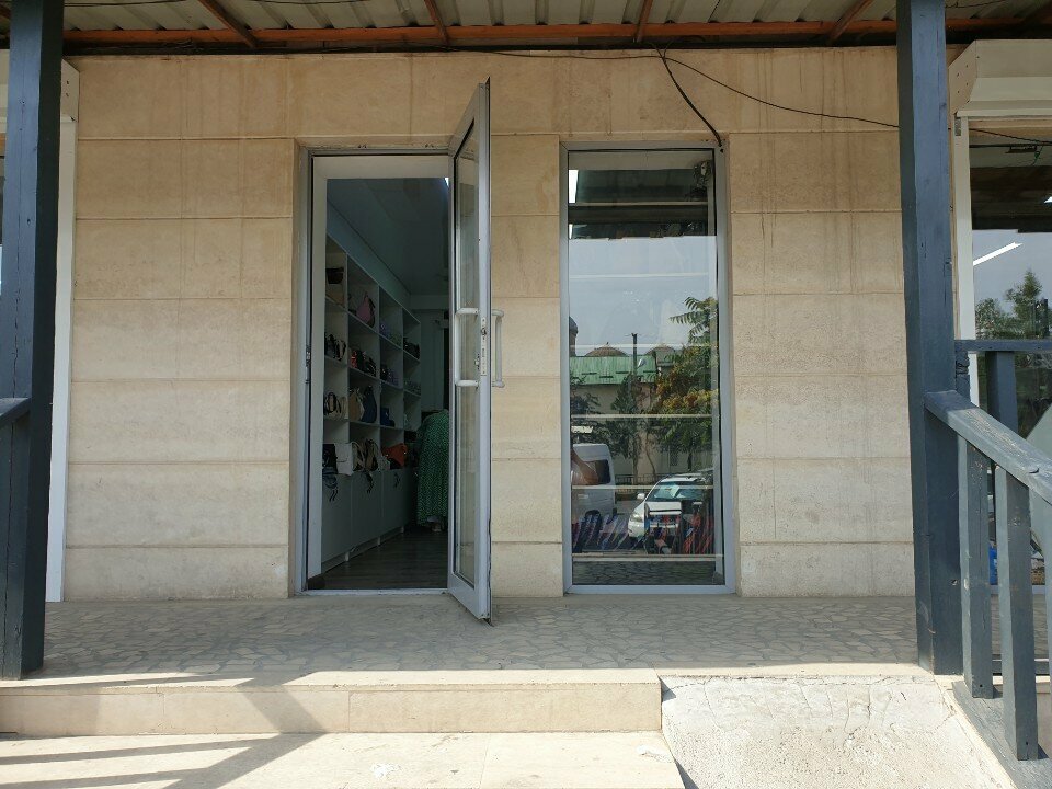 Bags and suitcases store Marka, Osh, photo