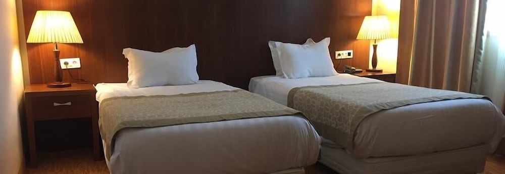 Фото Hocine Hotel Constantine